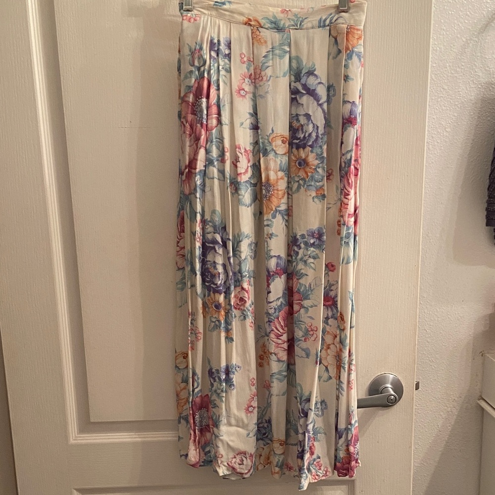 Elegant Floral Maxi Skirt in Cream and Multicolor